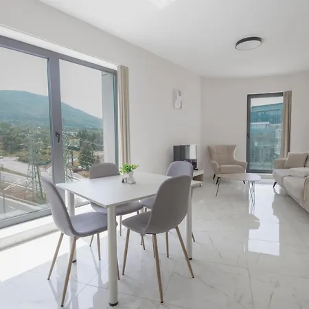 Eyes Apartment