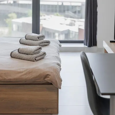 Eyes Apartment *