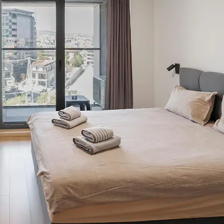 Apartment Eyes *