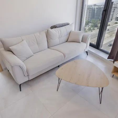 Eyes Apartment
