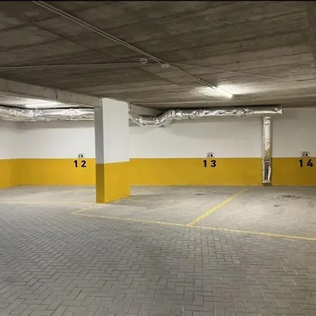 Eyes Διαμέρισμα *